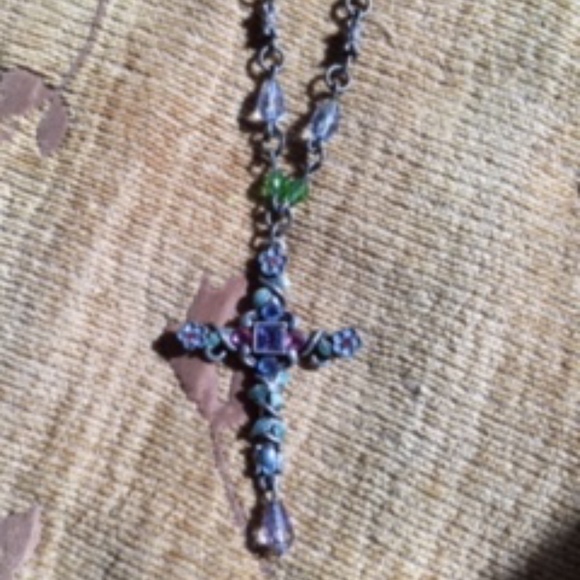CROSS WITH CRYSTAL AND BEADS - Picture 5 of 7